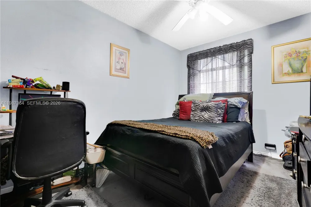 19269 NW 14th St Pembroke Pines, FL 33029