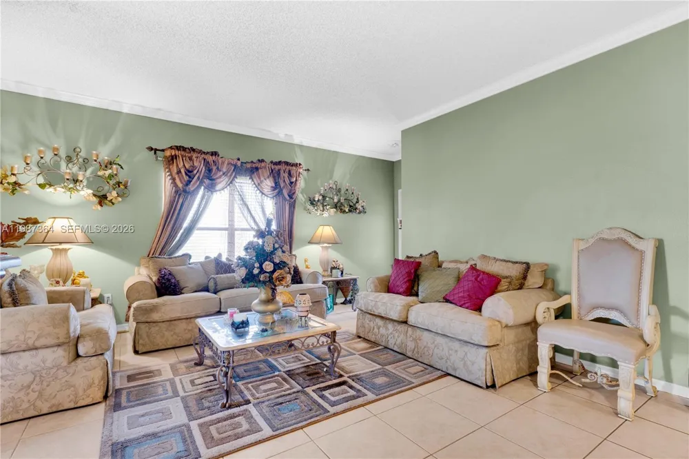 19269 NW 14th St Pembroke Pines, FL 33029