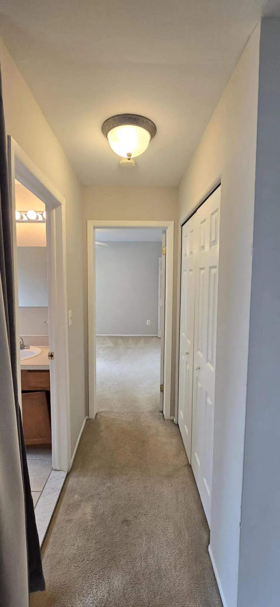 1890 Axtell Drive #5 Troy City, MI 48084