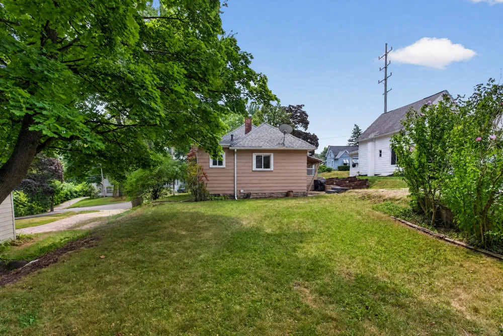 438 W Monroe Street Jackson City, MI 49202