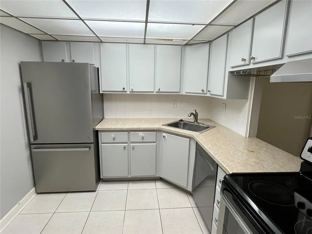 2700 COCONUT BAY LANE #2C Sarasota, FL 34237