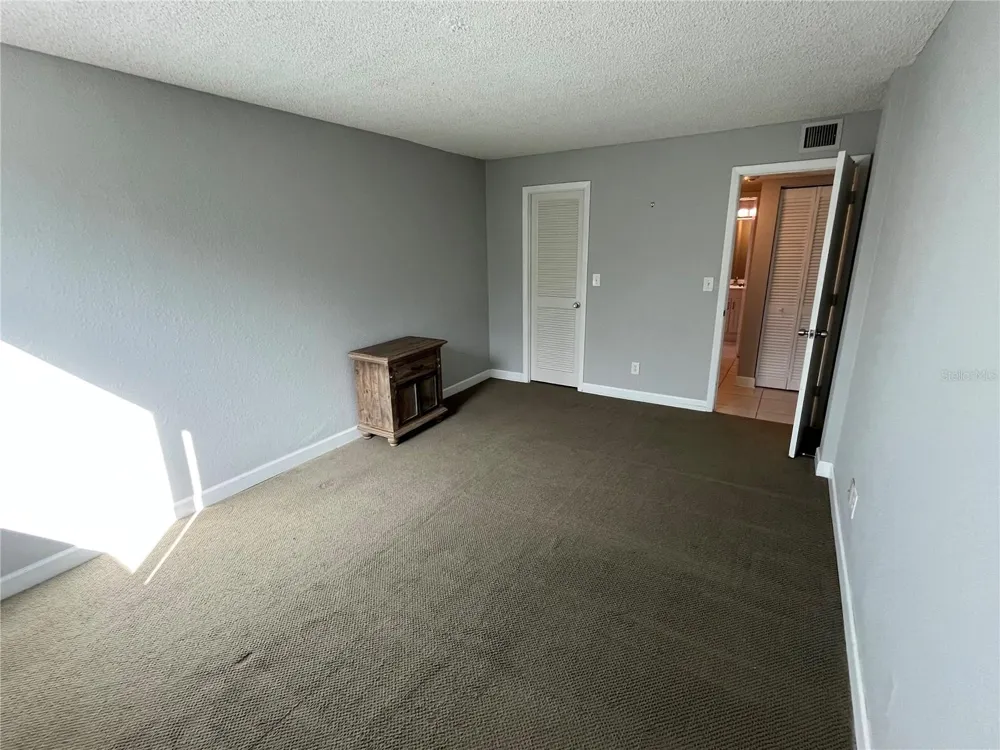 2700 COCONUT BAY LANE #2C Sarasota, FL 34237