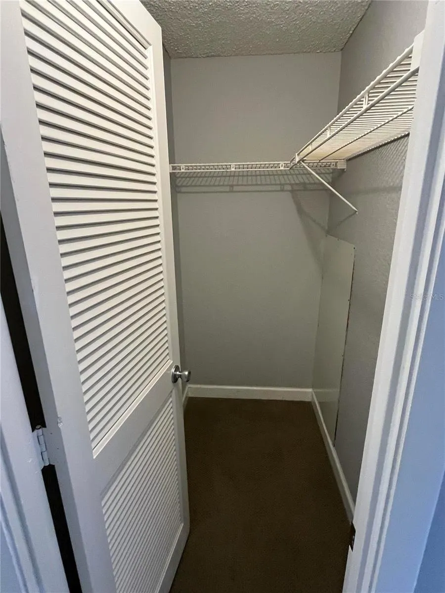 2700 COCONUT BAY LANE #2C Sarasota, FL 34237