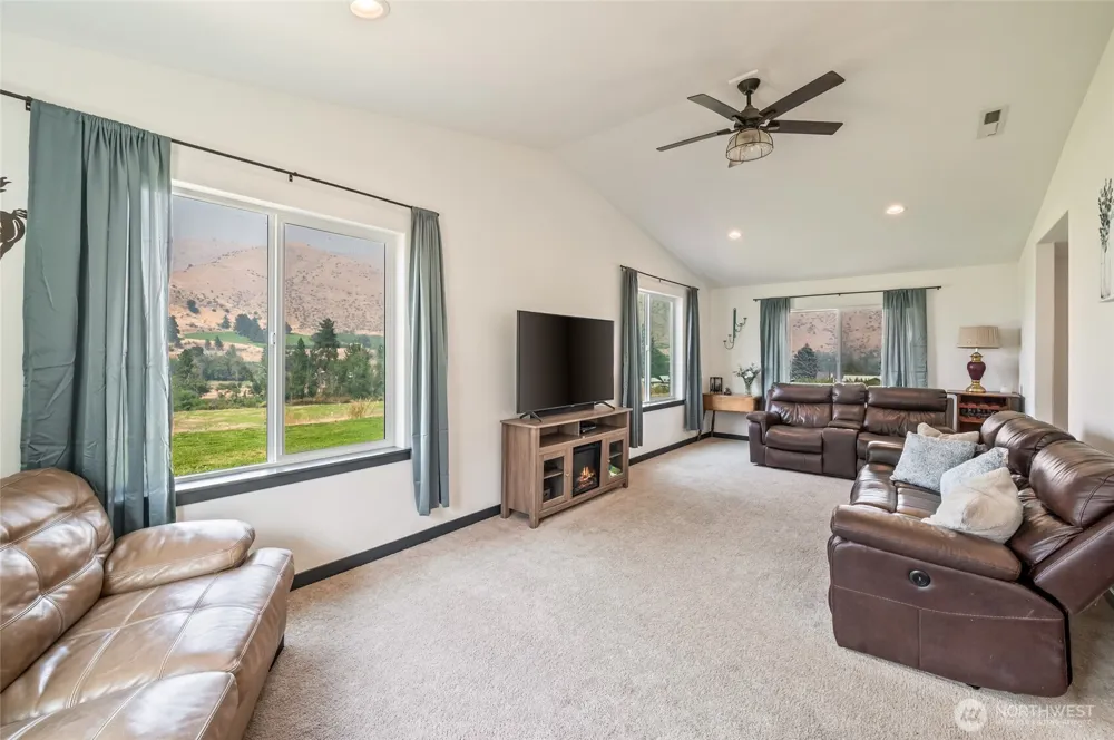 67 Dinkelman Lane Entiat, WA 98822