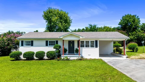 126 Lakeview Drive SE