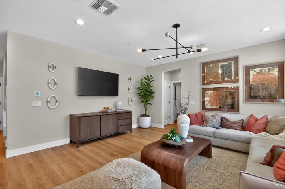 826 Buckley Drive Santa Rosa, CA 95407