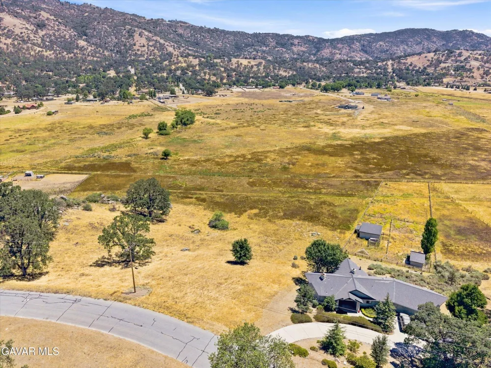 23760 Dart Drive Tehachapi, CA 93561