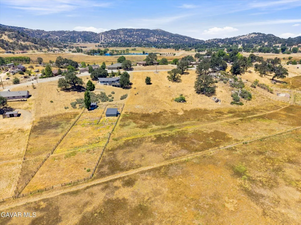 23760 Dart Drive Tehachapi, CA 93561