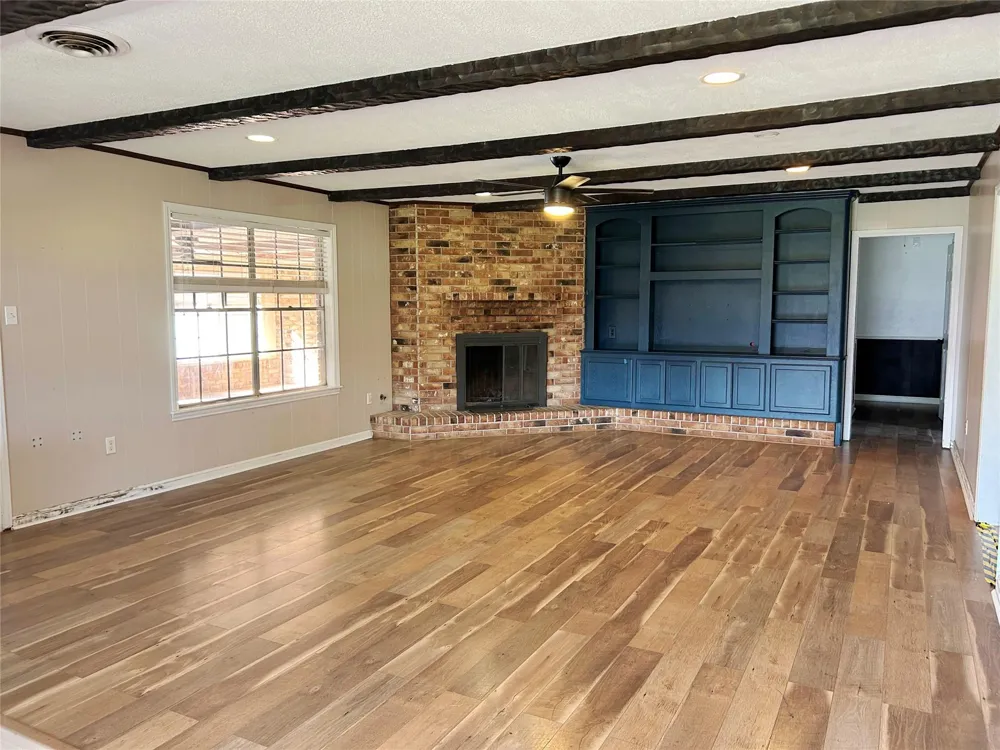 5822 4th Street Danbury, TX 77534