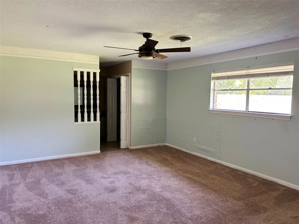 5822 4th Street Danbury, TX 77534
