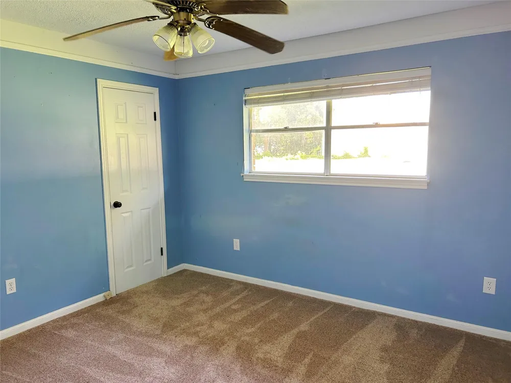5822 4th Street Danbury, TX 77534