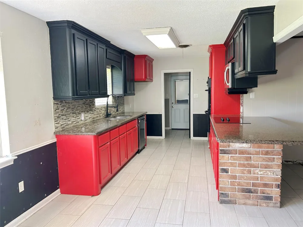 5822 4th Street Danbury, TX 77534