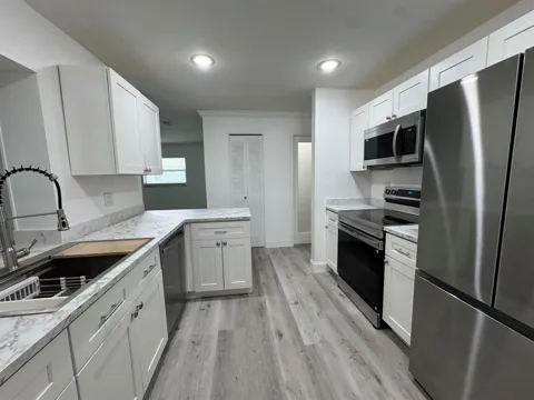 1331 W Campanelli Drive