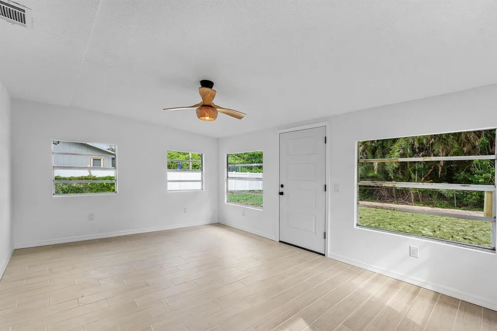 6185 SE AUDUBON LANE Hobe Sound, FL 33455