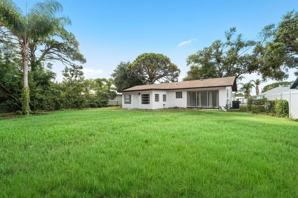 6185 SE AUDUBON LANE Hobe Sound, FL 33455