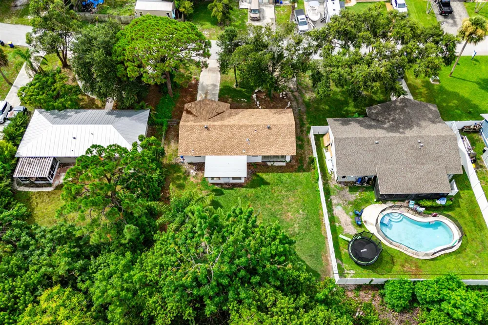 6185 SE AUDUBON LANE Hobe Sound, FL 33455