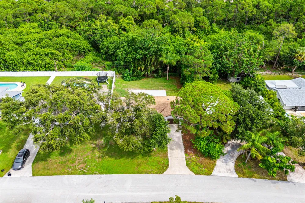 6185 SE AUDUBON LANE Hobe Sound, FL 33455