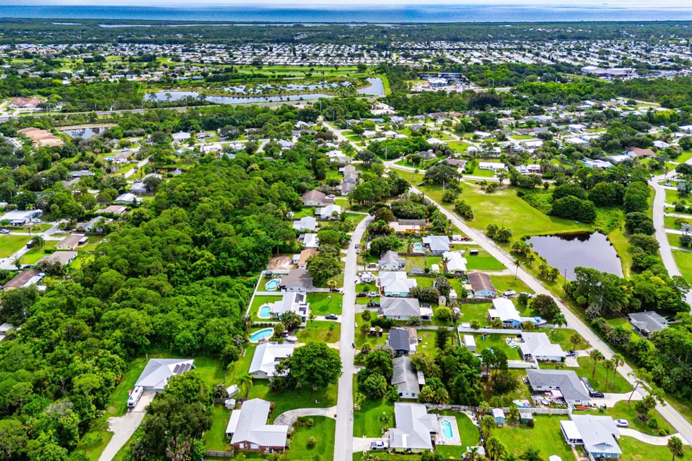 6185 SE AUDUBON LANE Hobe Sound, FL 33455