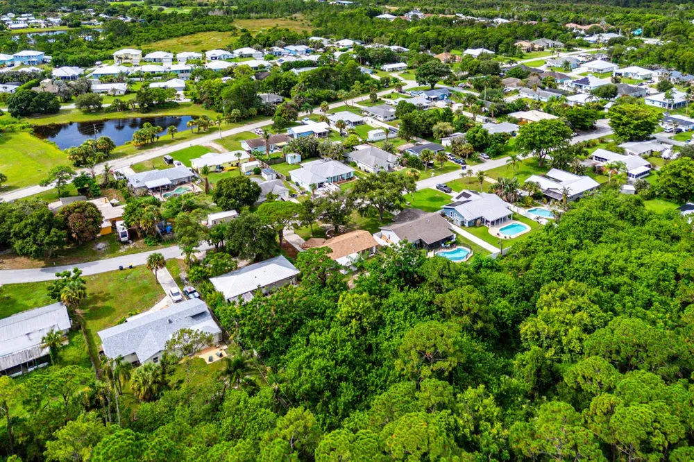 6185 SE AUDUBON LANE Hobe Sound, FL 33455