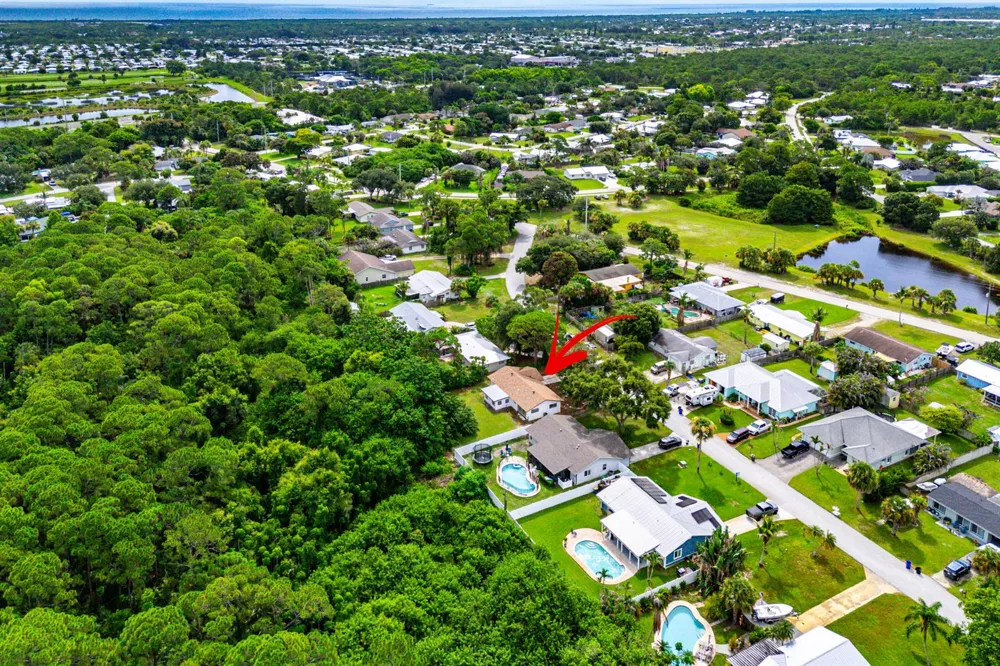 6185 SE AUDUBON LANE Hobe Sound, FL 33455