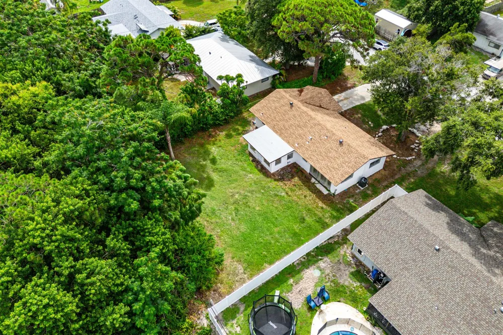 6185 SE AUDUBON LANE Hobe Sound, FL 33455
