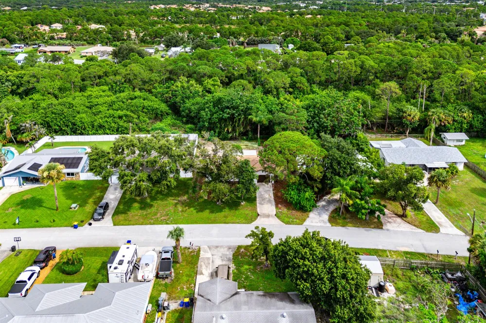 6185 SE AUDUBON LANE Hobe Sound, FL 33455