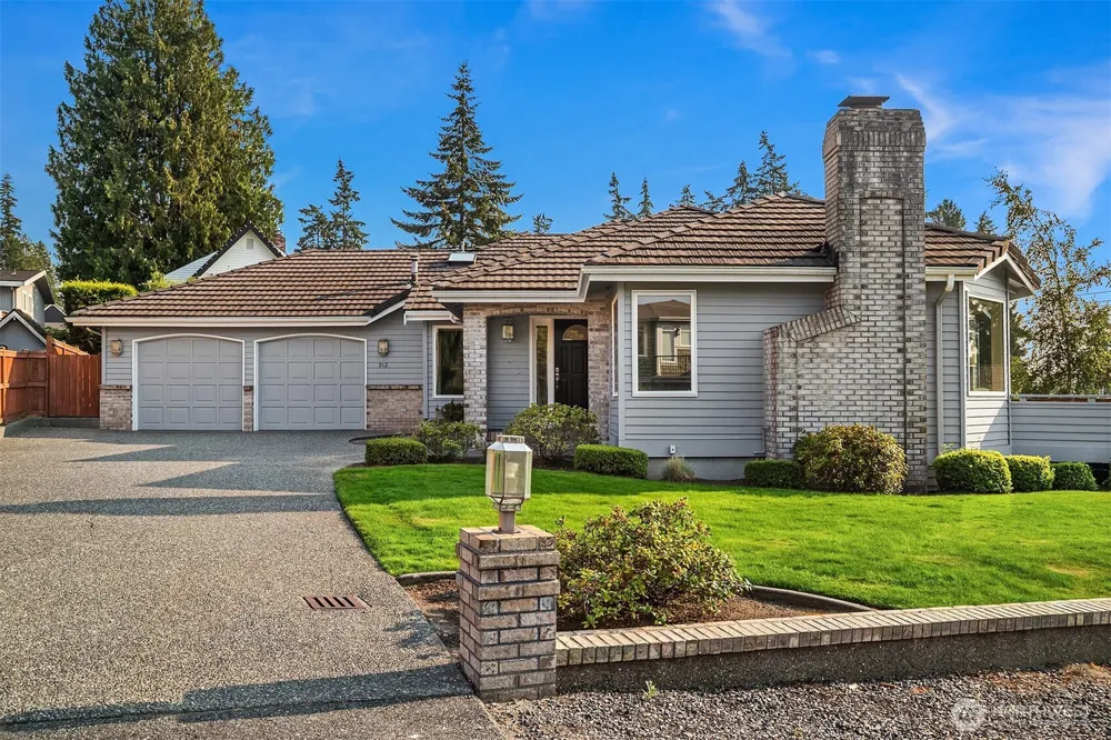 912 Cedar Street Edmonds, WA 98020