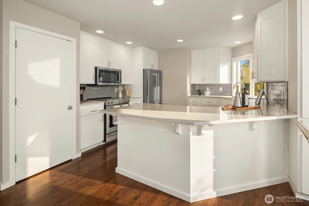 912 Cedar Street Edmonds, WA 98020