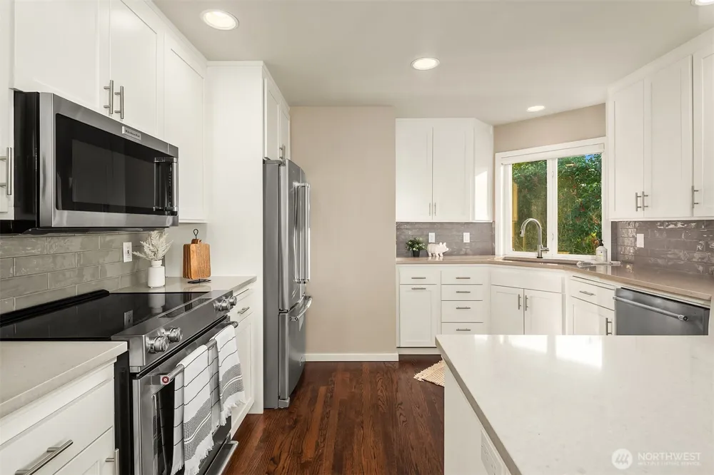 912 Cedar Street Edmonds, WA 98020