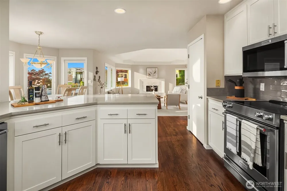 912 Cedar Street Edmonds, WA 98020