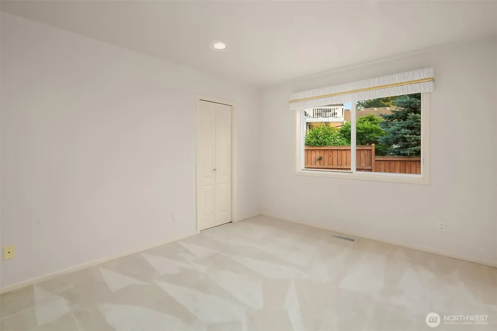 912 Cedar Street Edmonds, WA 98020