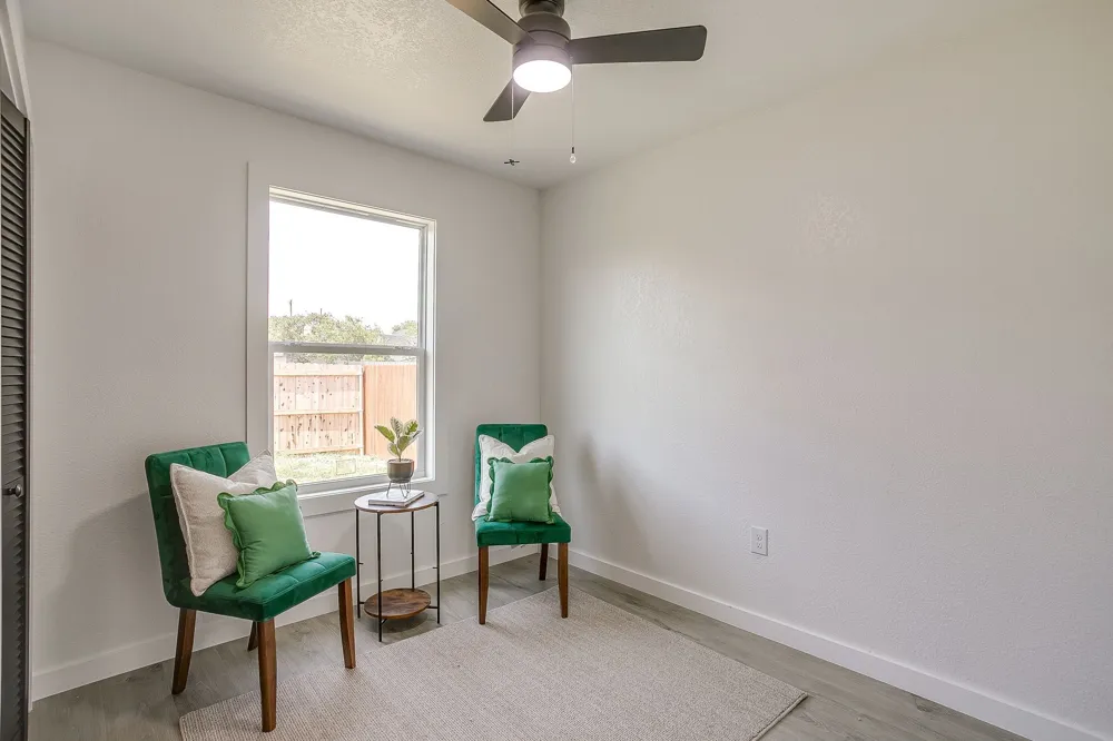 203 E South Itasca, TX 76055