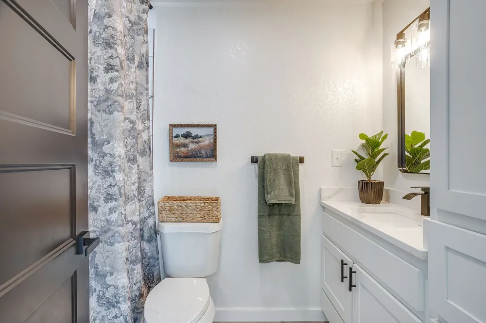 203 E South Itasca, TX 76055