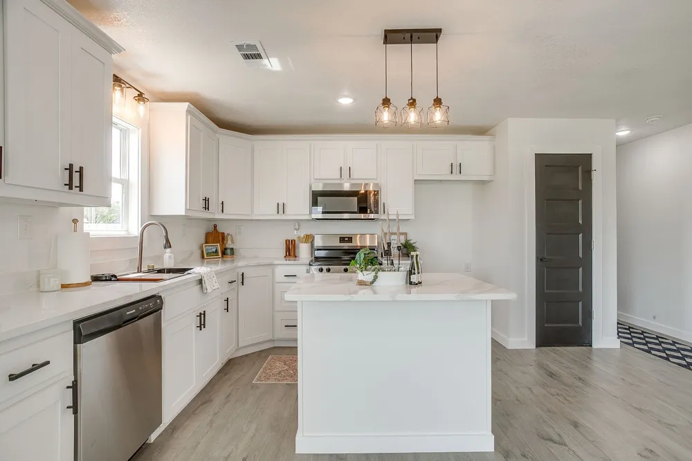 203 E South Itasca, TX 76055