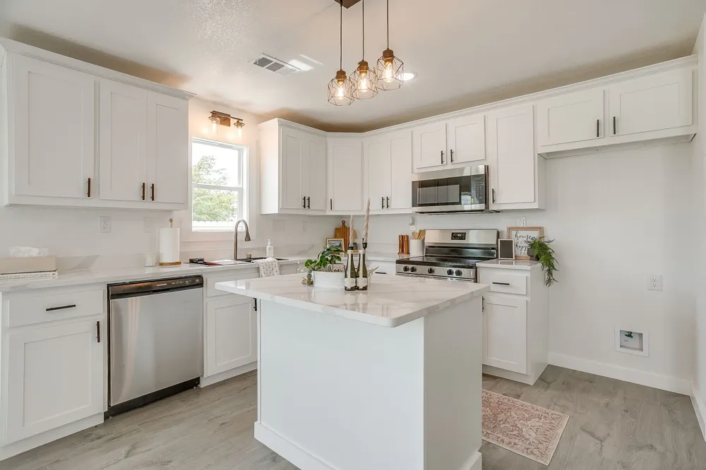 203 E South Itasca, TX 76055
