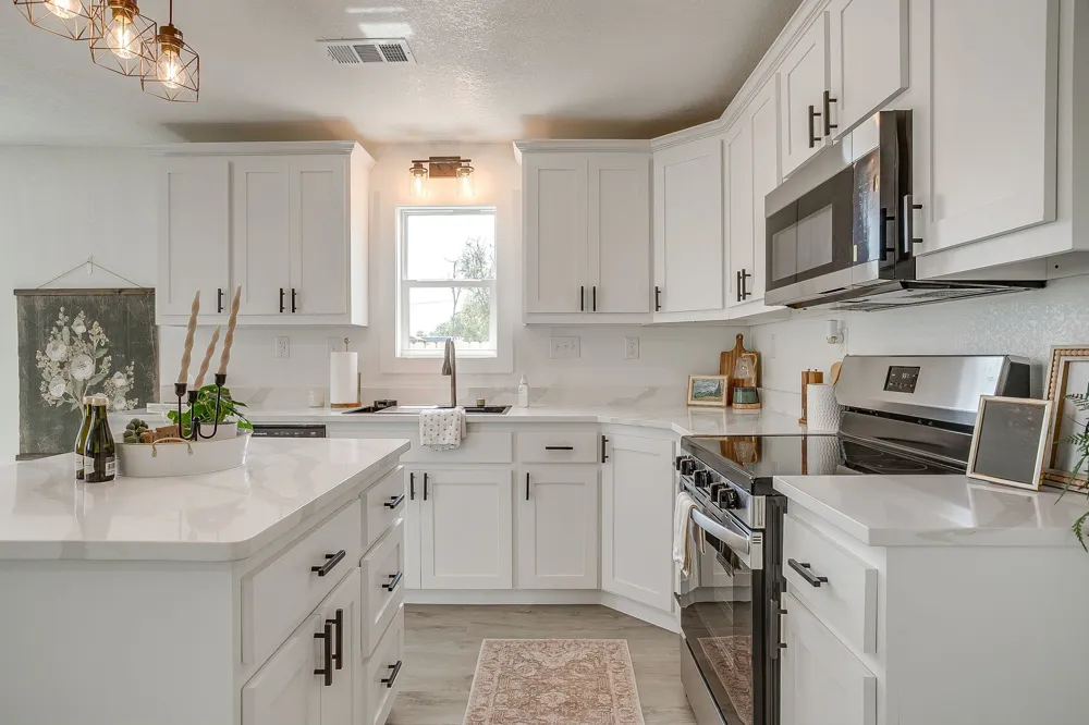 203 E South Itasca, TX 76055