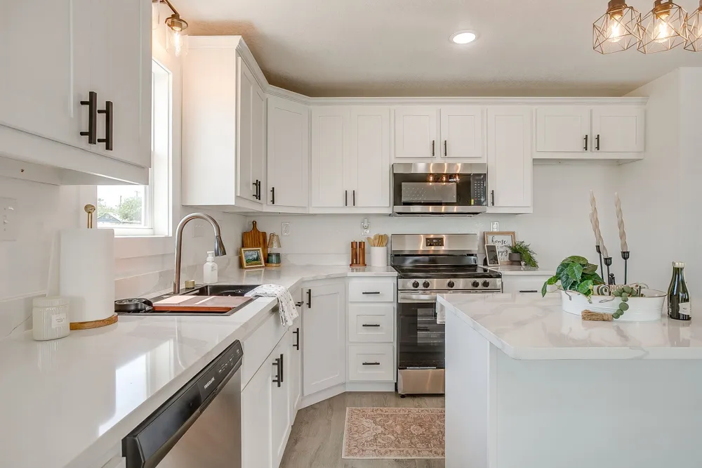 203 E South Itasca, TX 76055