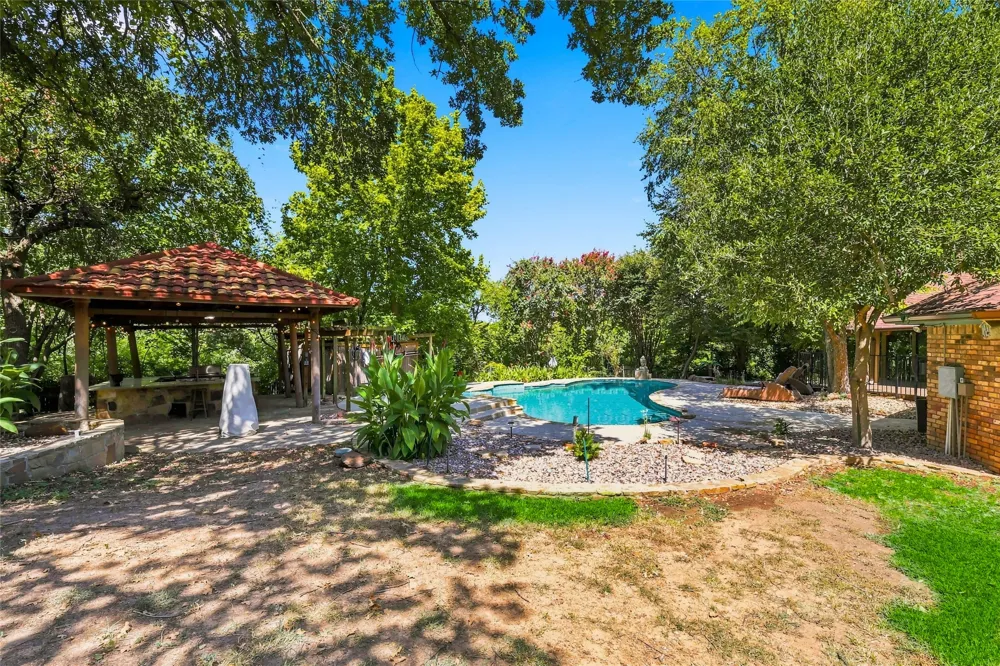 4300 Eaton Circle Colleyville, TX 76034