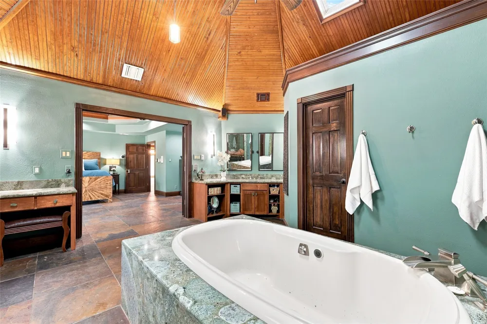 4300 Eaton Circle Colleyville, TX 76034