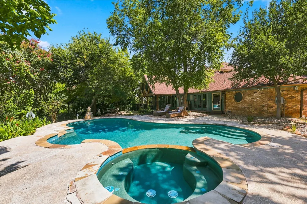 4300 Eaton Circle Colleyville, TX 76034