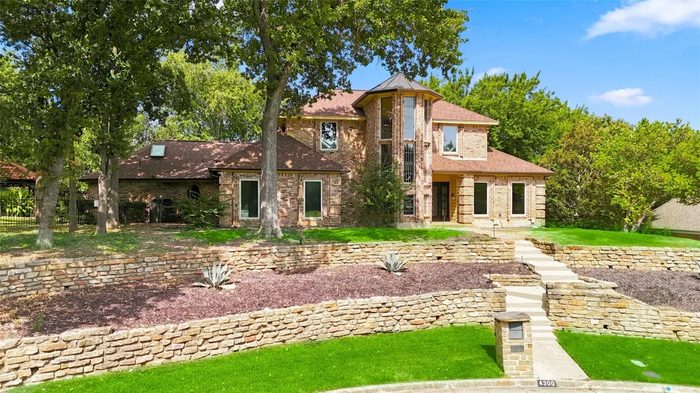 4300 Eaton Circle Colleyville, TX 76034