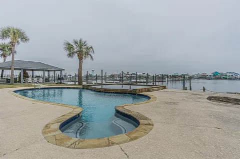 580 Pleasure Island Boulevard #207