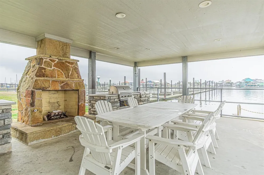 580 Pleasure Island Boulevard #207 Port Arthur, TX 77640