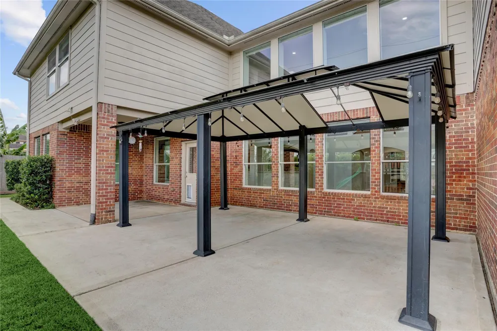 1728 Pampas Trail Drive Friendswood, TX 77546