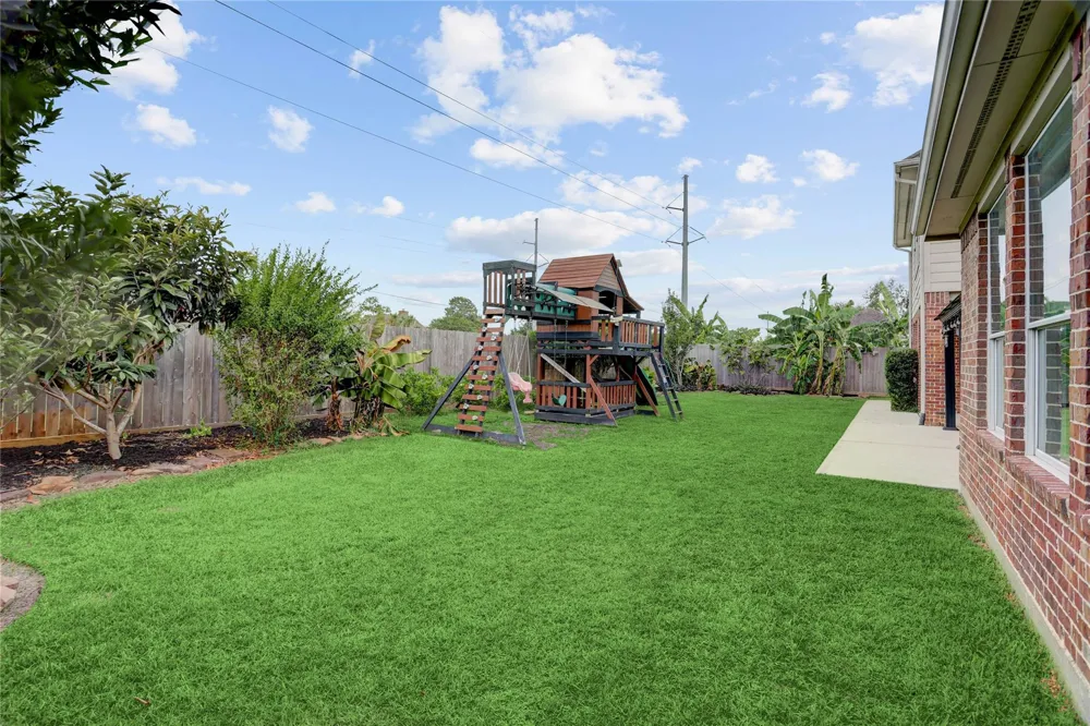 1728 Pampas Trail Drive Friendswood, TX 77546