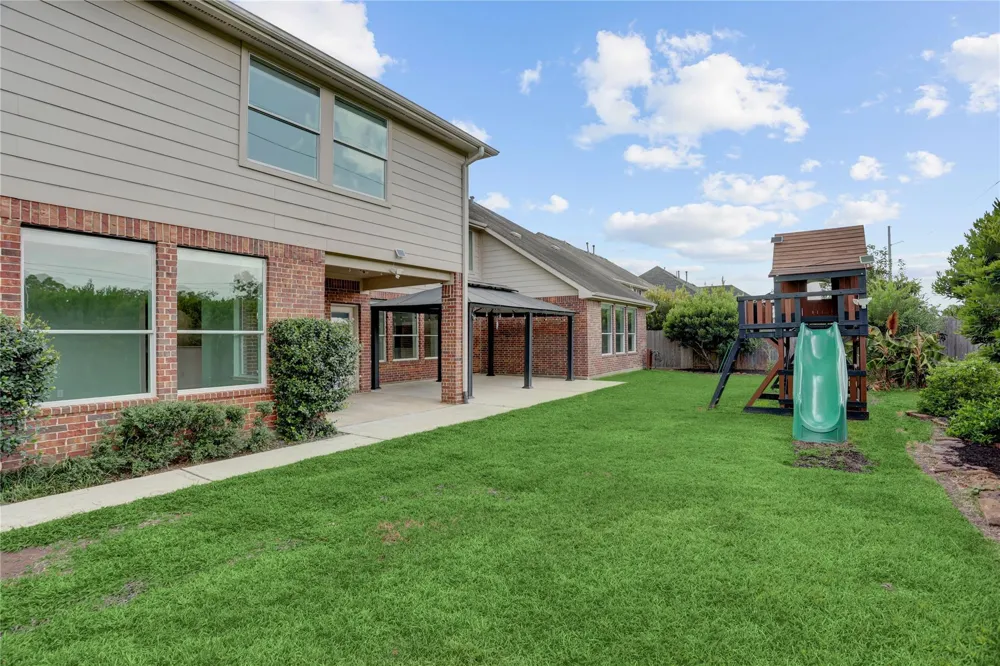 1728 Pampas Trail Drive Friendswood, TX 77546