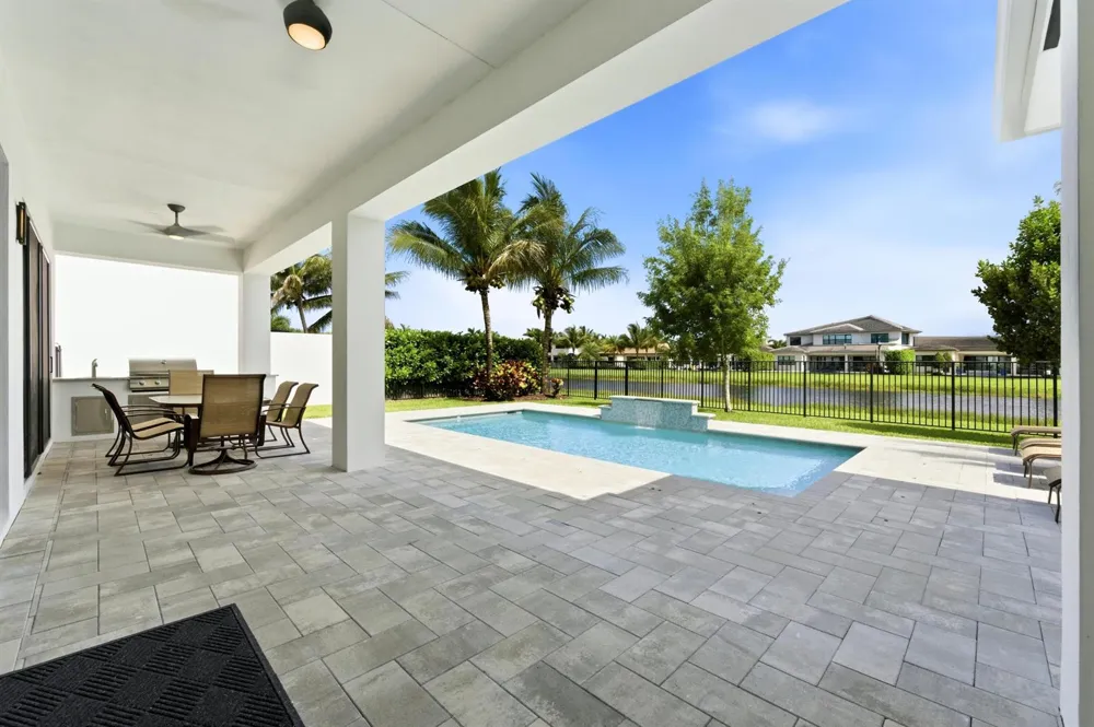8835 NEW RIVER FALLS Boca Raton, FL 33496