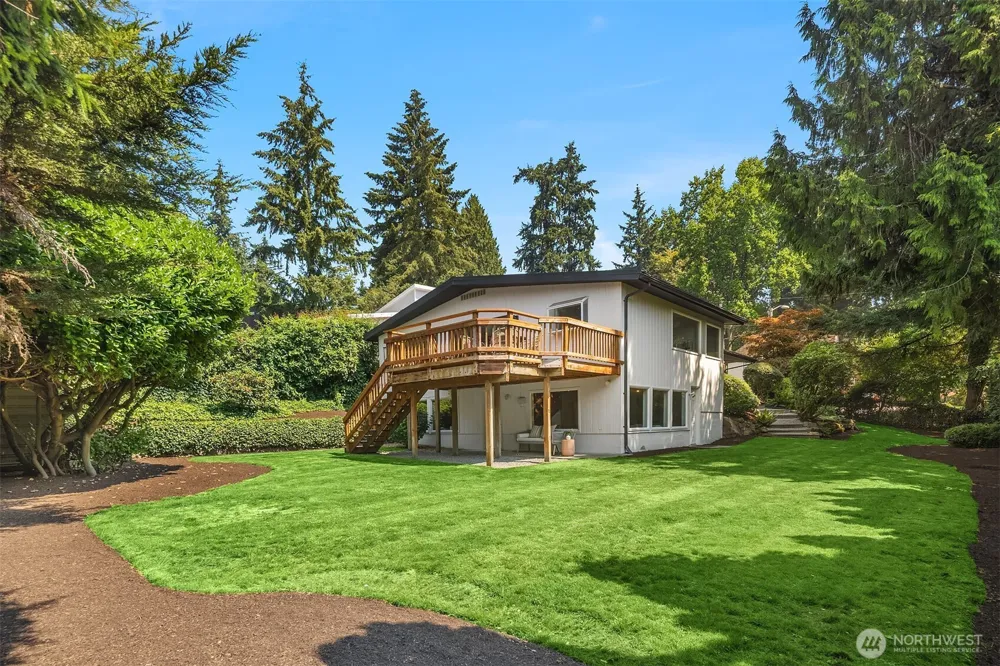 11215 Champagne Point Road NE Kirkland, WA 98034