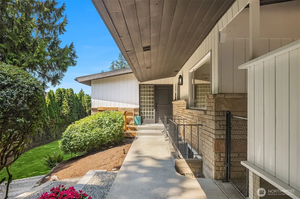 11215 Champagne Point Road NE Kirkland, WA 98034