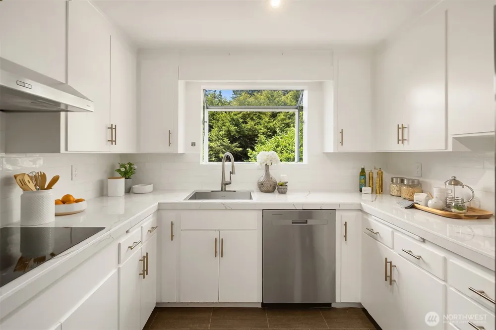 11215 Champagne Point Road NE Kirkland, WA 98034